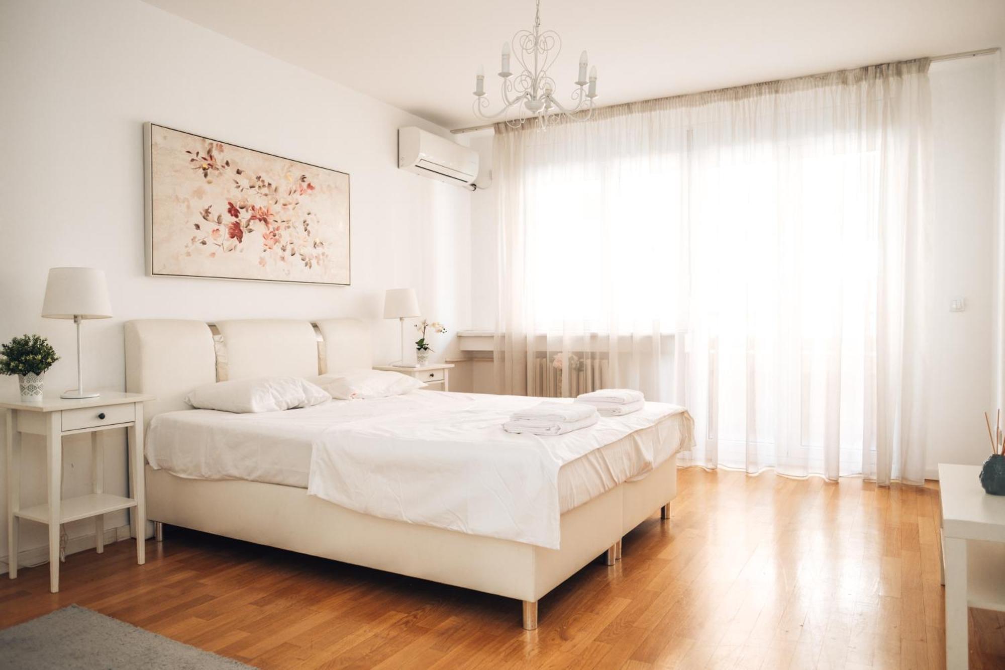 Crown Central Three Bedroom Apartment Belgrado Exterior foto