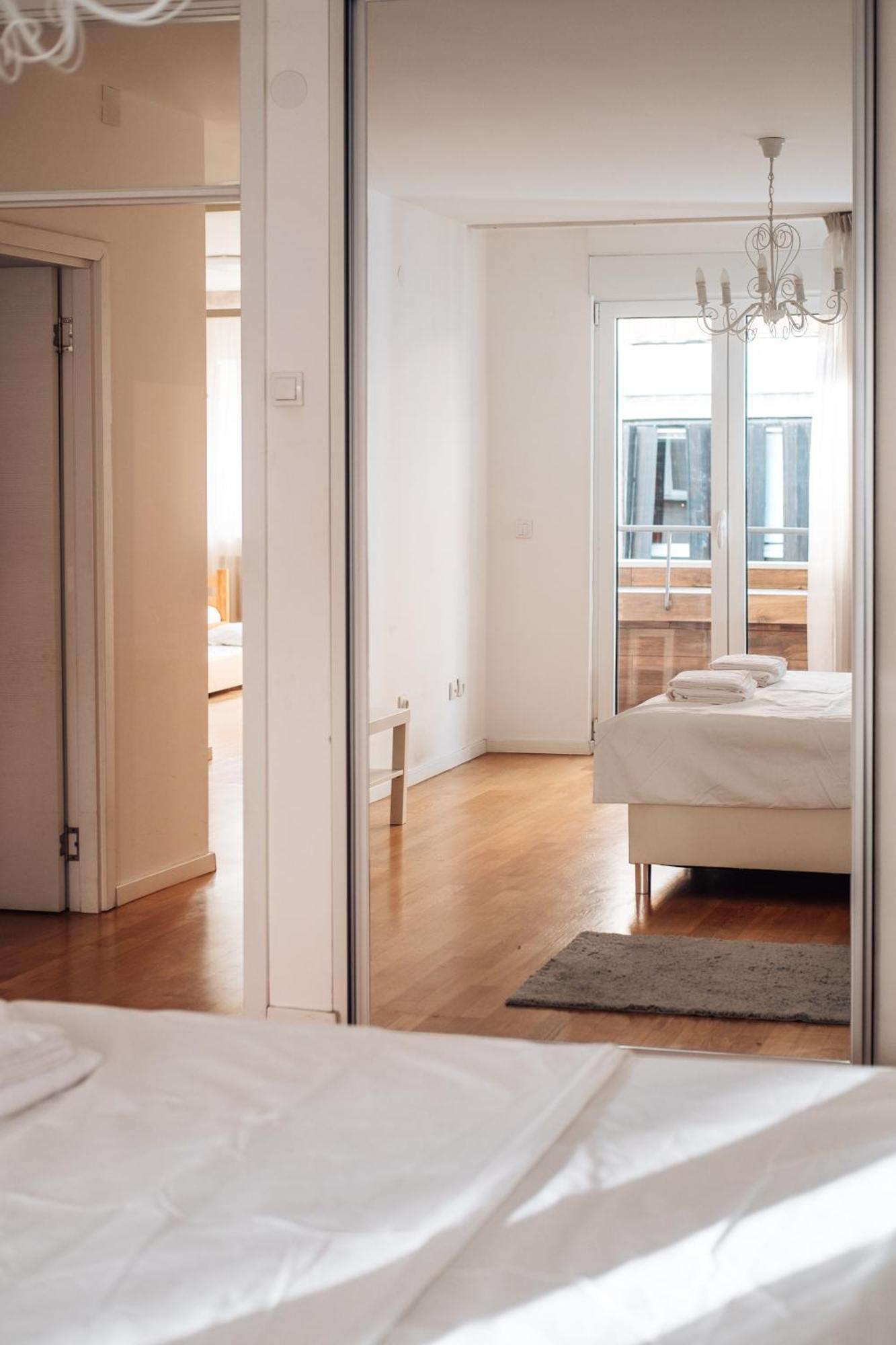Crown Central Three Bedroom Apartment Belgrado Exterior foto
