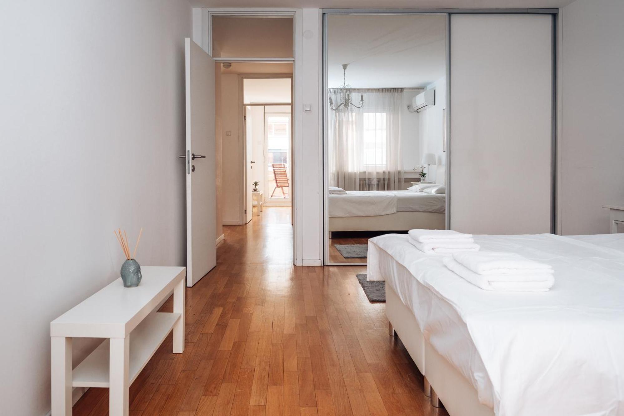 Crown Central Three Bedroom Apartment Belgrado Exterior foto