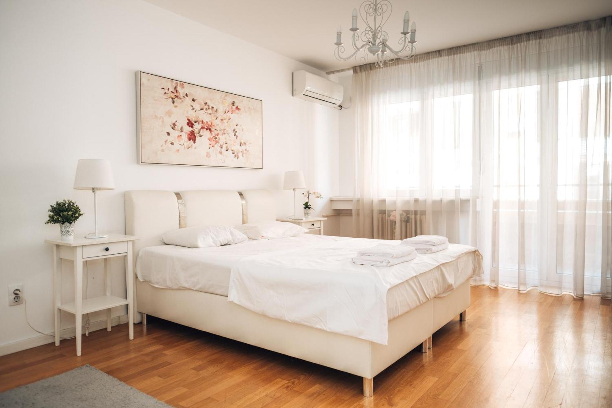 Crown Central Three Bedroom Apartment Belgrado Exterior foto