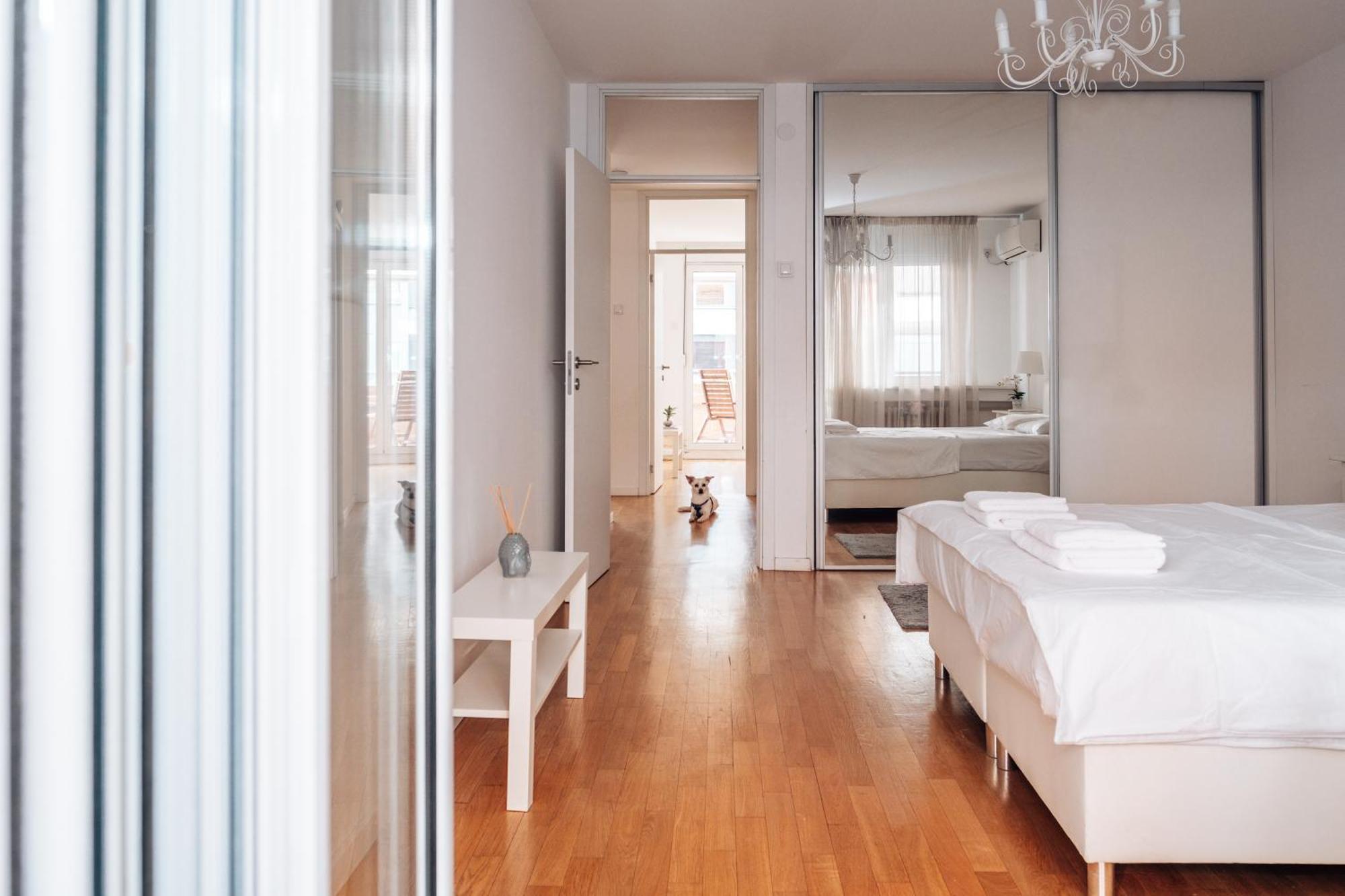 Crown Central Three Bedroom Apartment Belgrado Exterior foto