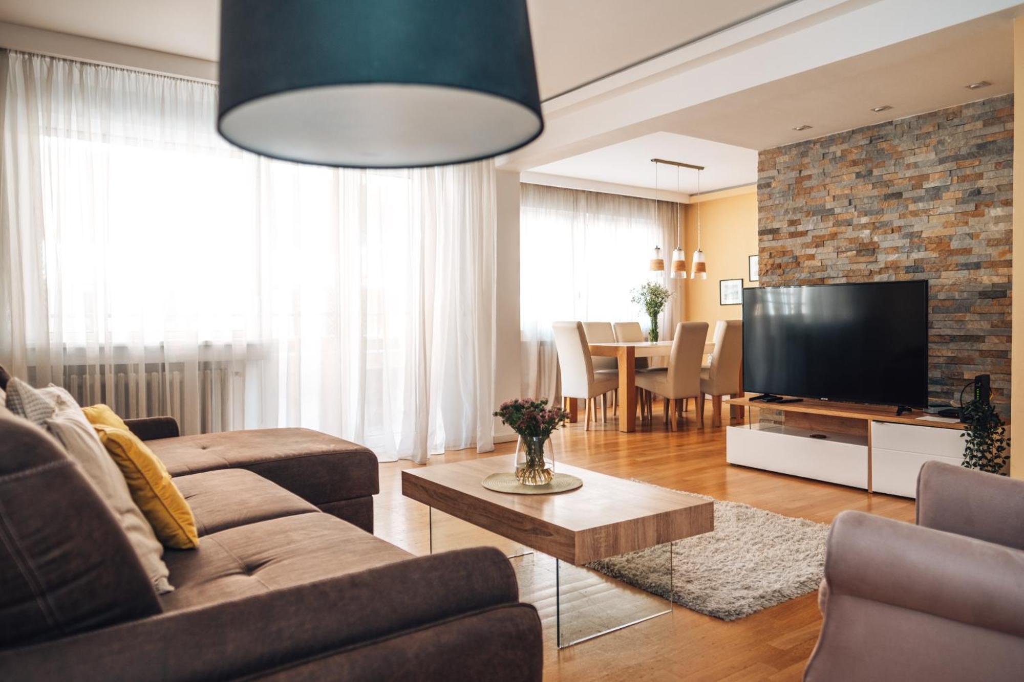 Crown Central Three Bedroom Apartment Belgrado Exterior foto